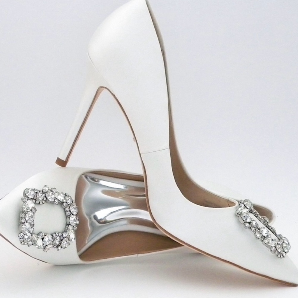 Badgley Mischka White Heels Satin “Cher” Pumps size 9.5